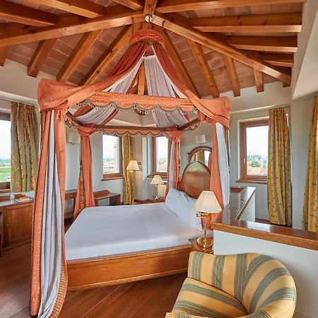 Relais Santo Stefano Hotel 4*